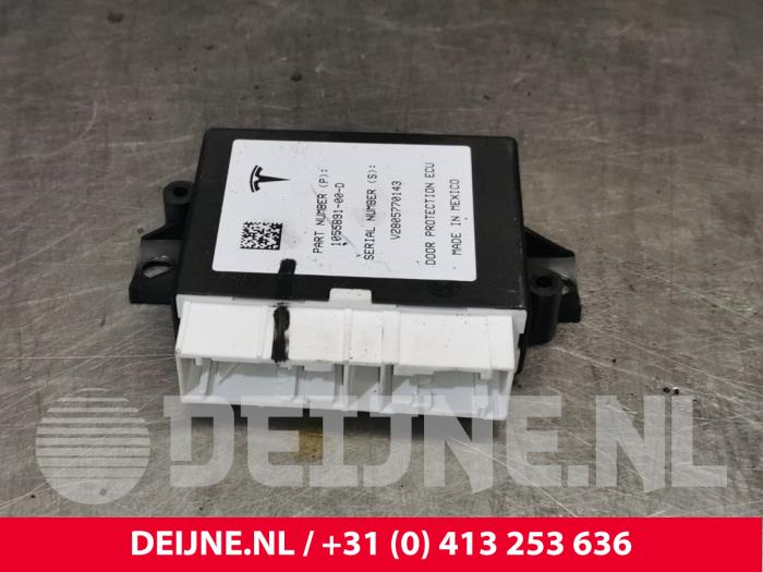 Gebruikte Sam module Tesla Model X EV AWD Prijs € 30,25 Inclusief btw aangeboden door van Deijne Onderdelen Uden B.V.