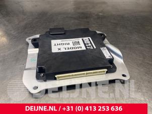 Gebruikte Deur module Tesla Model X EV AWD Prijs € 151,25 Inclusief btw aangeboden door van Deijne Onderdelen Uden B.V.