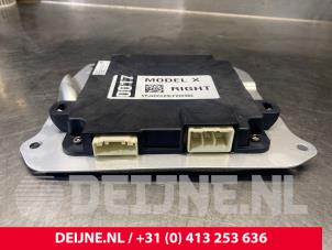 Tesla Model X Central door locking module O221227 photo 2