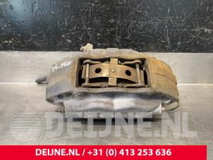 Tesla Model X Remklauw (Tang) links-voor O221238 foto 2