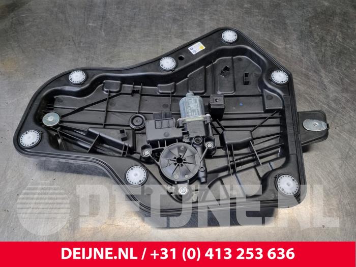 Cupra Born Rear door window mechanism 4-door, left O221284