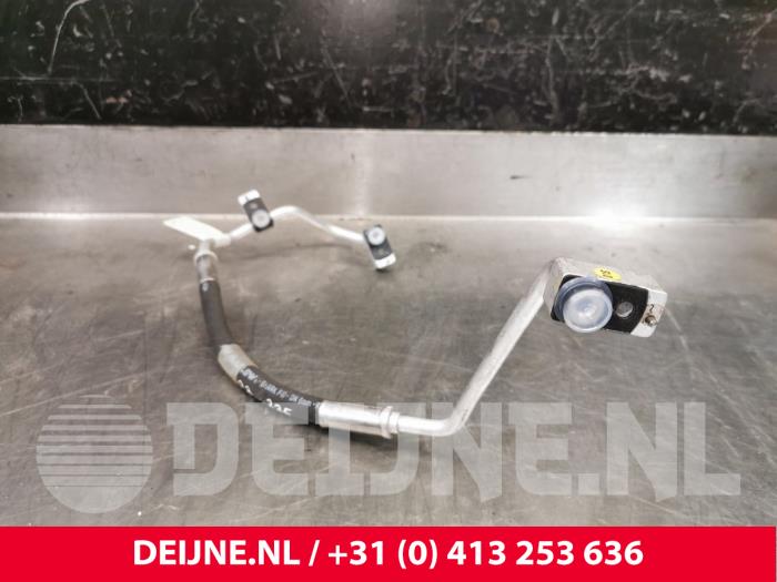 Cupra Born Klima Leitung O221319
