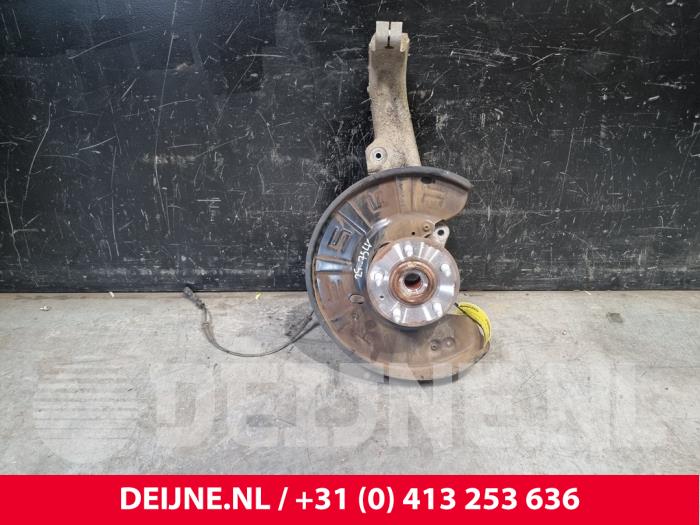 Tesla Model X Achsschenkel links vorne O221351