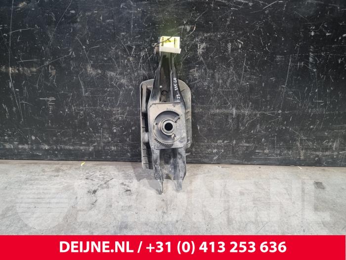 Cupra Born Rear spring retainer, left O221363