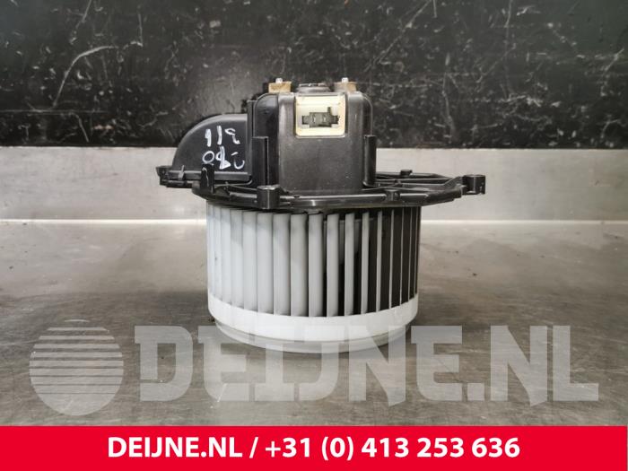 Peugeot Partner Heating and ventilation fan motor O221657