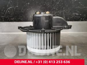 Peugeot Partner Heating and ventilation fan motor O221657 photo 2