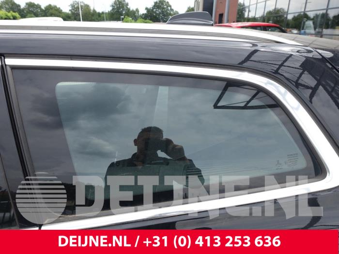 Volvo V60 Zusätzliches Fenster 4-türig links hinten O221699