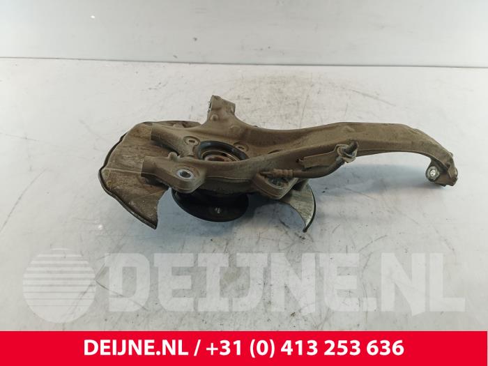 Volvo V60 Achsschenkel links vorne O221701