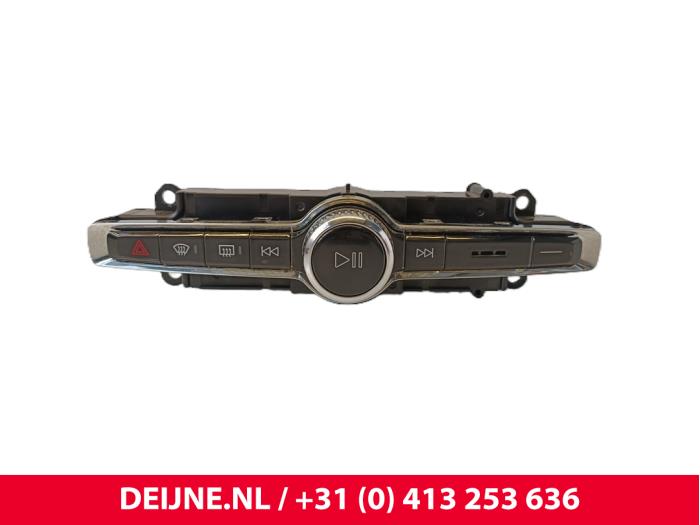 Volvo V60 Radiobedienfeld O221711