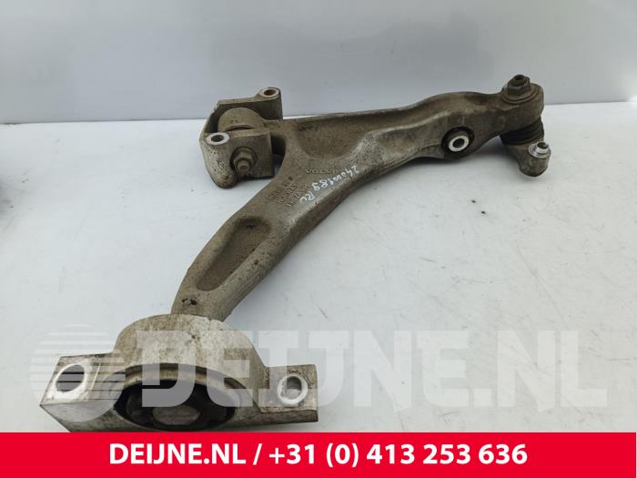 Volvo V60 Querlenker unten rechts vorne O221852