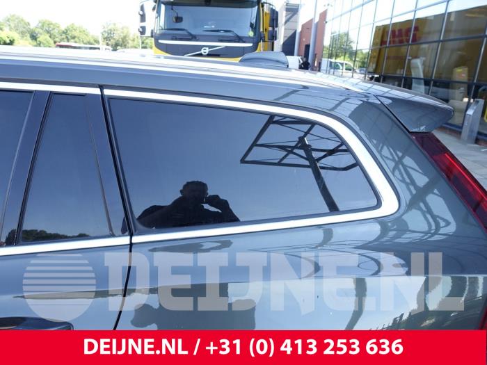 Volvo V60 Zusätzliches Fenster 4-türig links hinten O221857