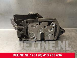 Volvo V60 Door lock mechanism 4-door, front left O221900 photo 3