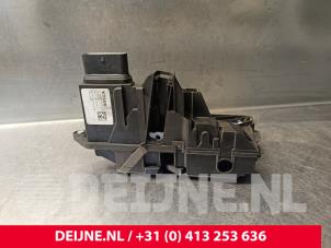 Gebruikte Deurslot Mechaniek 4Deurs links-voor Volvo V60 II (ZW) 2.0 T6 16V Twin Engine Prijs € 100,00 Margeregeling aangeboden door van Deijne Onderdelen Uden B.V.