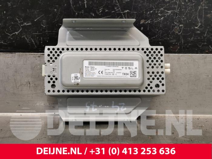 Tesla Model X Radio module O221924