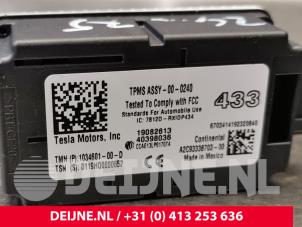 Tesla Model X Bandenspanning module O221930 foto 3
