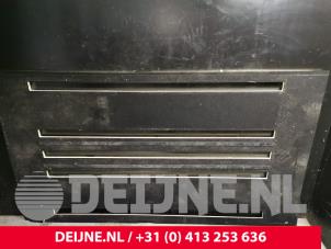 Gebruikte Vloerplaat bagageruimte Citroen Jumpy 2.0 Blue HDI 180 Prijs € 96,80 Inclusief btw aangeboden door van Deijne Onderdelen Uden B.V.