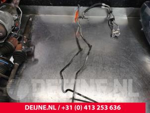 Gebruikte Stuurbekrachtiging Leiding Mercedes Vito Tourer (447.7) 2.2 114 CDI 16V Prijs € 72,60 Inclusief btw aangeboden door van Deijne Onderdelen Uden B.V.