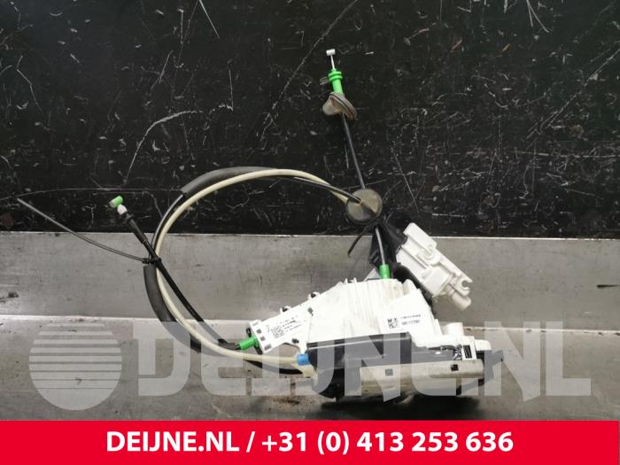 Tesla Model X Türschlossmechanik 4-türig links vorne O222030