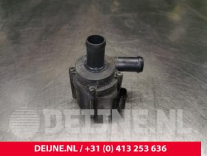 Volvo V60 Extra waterpomp O222069 foto 3