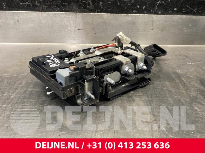 Gebruikte Start/Stop computer Volvo XC60 I (DZ) 2.0 D4 16V Prijs € 40,00 Margeregeling aangeboden door van Deijne Onderdelen Uden B.V.