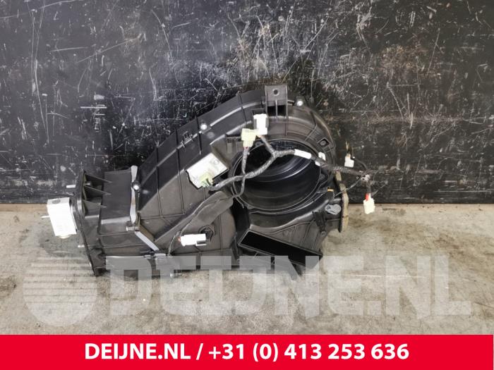 Tesla Model X Kachelhuis O222132