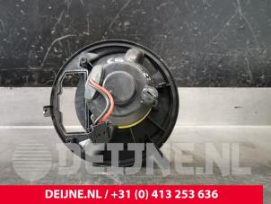 Volkswagen Caddy Heating and ventilation fan motor O222133 photo 3