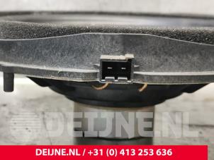Tesla Model X Luidspreker O222154 foto 3