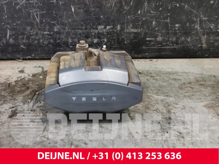 Tesla Model X Remklauw (Tang) rechts-achter O222175