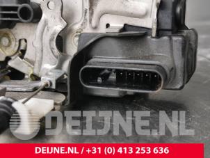 Volvo XC60 Deurslot Mechaniek 4Deurs rechts-achter O222493 foto 3