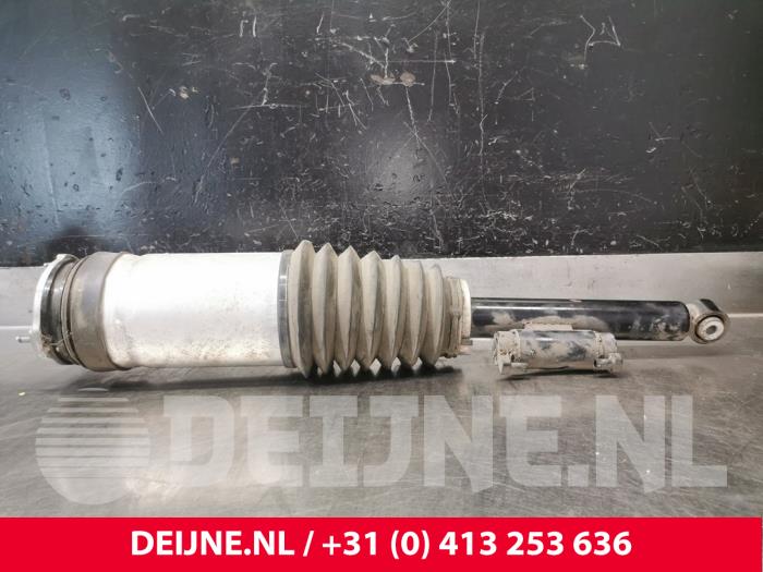 Tesla Model X Stoßdämpferstrebe rechts hinten O222655