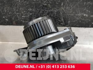 Mercedes Sprinter Kachel Ventilatiemotor O222716 foto 2