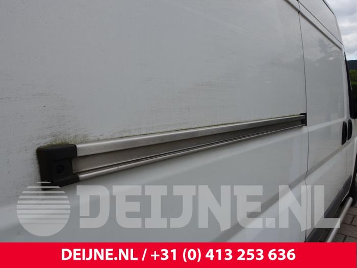 Peugeot Boxer Schuifdeur Rail rechts O222929