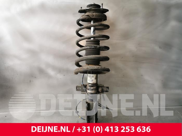 Volvo V70 Stoßdämpferstrebe links vorne O223004