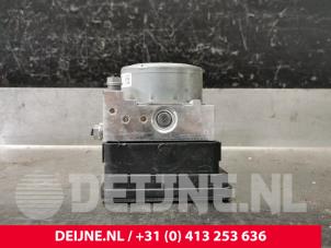 Volkswagen Caddy ABS pump O223062 photo 3