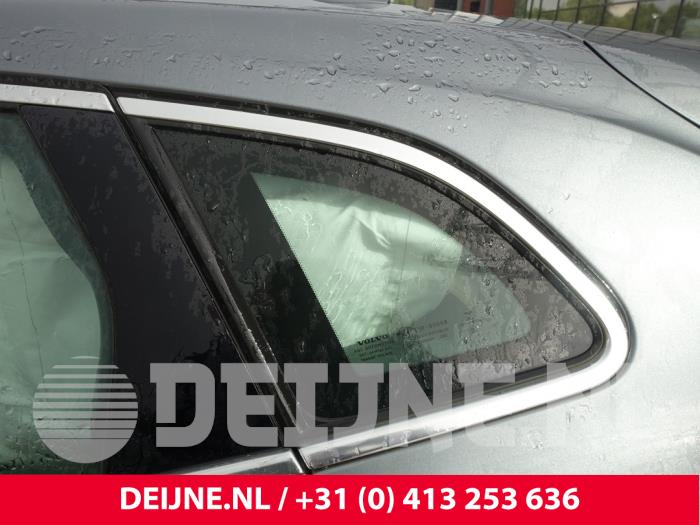 Volvo V40 Zusätzliches Fenster 4-türig links hinten O223274