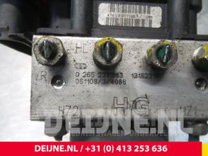Opel Combo ABS Pumpe O223500 foto 3