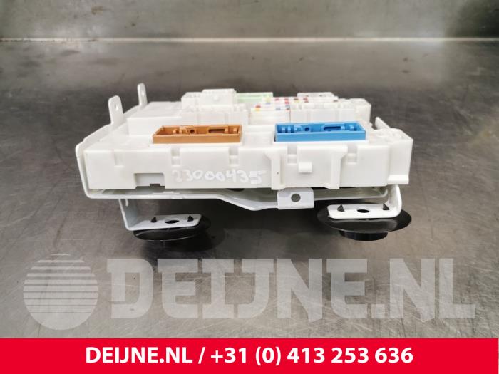 Central electronic module van een Volvo V40 (MV) 1.6 D2 2013
