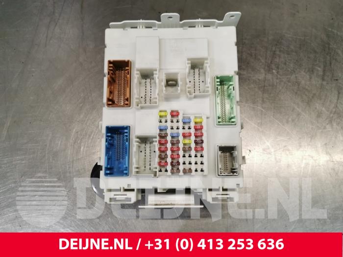 Central electronic module van een Volvo V40 (MV) 1.6 D2 2013