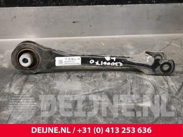 Tesla Model 3 Querlenker oben links hinten O223868