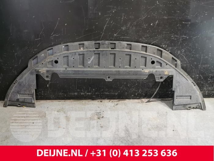 Volvo V70 Bumper onderplaat O223923