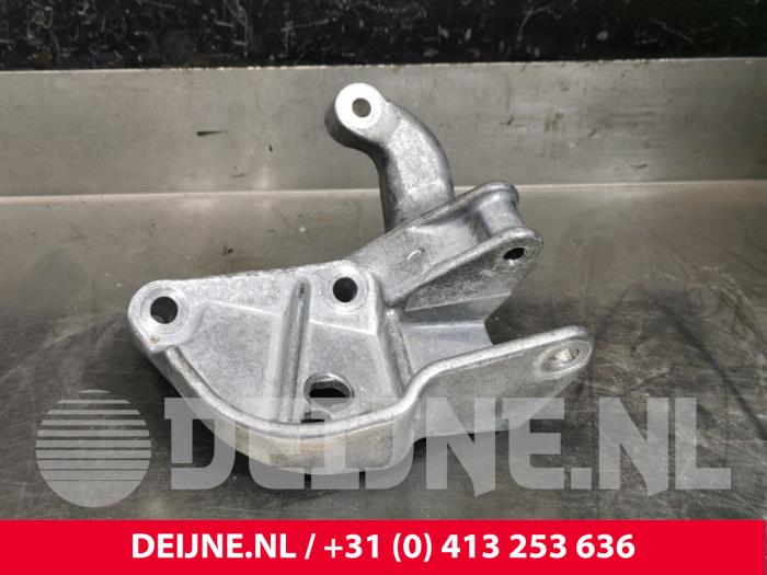 Volvo V40 Motorsteun O223988