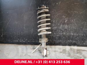 Gebruikte Voorpoot links Volvo XC90 I 2.4 D5 20V Prijs € 65,00 Margeregeling aangeboden door van Deijne Onderdelen Uden B.V.