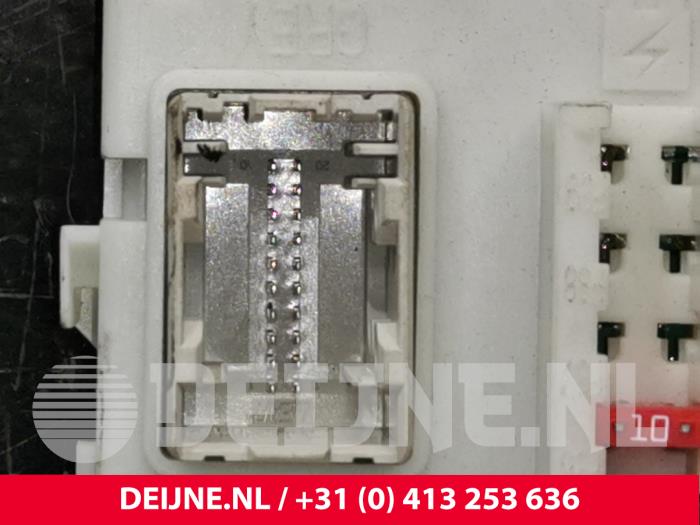 Computer Body Control van een Volvo V40 (MV) 1.6 T3 GTDi 16V 2013