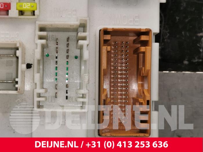 Computer Body Control van een Volvo V40 (MV) 1.6 T3 GTDi 16V 2013