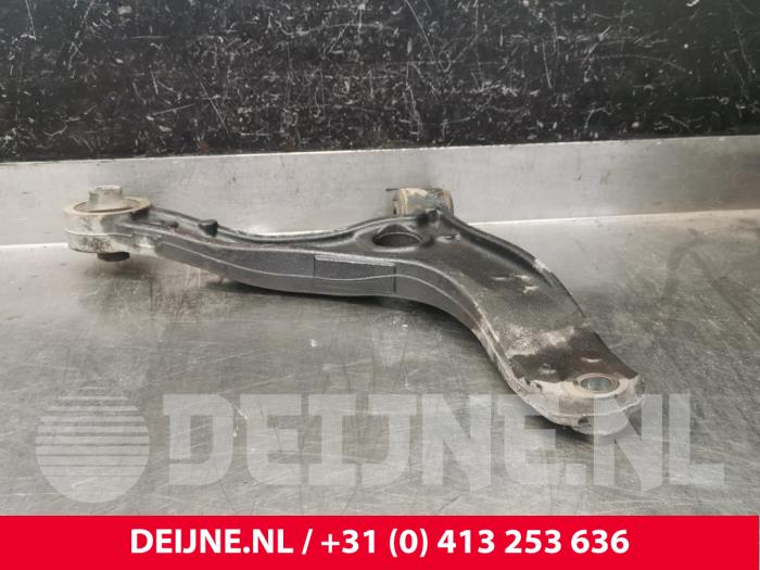 Opel Movano Draagarm onder rechts-voor O224094