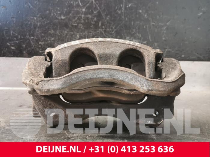 Opel Movano Remklauw (Tang) rechts-voor O224115