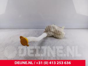 Opel Movano Scheibensprühertank vorne O224117 foto 2