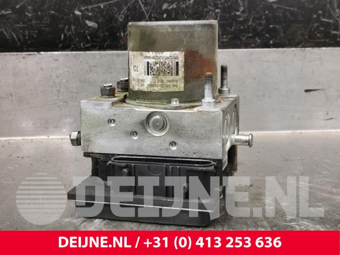 Gebruikte ABS Pomp Fiat Ducato (250) 2.2 D 100 Multijet Euro 4 Prijs € 181,50 Inclusief btw aangeboden door van Deijne Onderdelen Uden B.V.