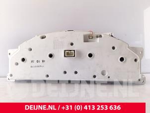 Volvo V70 Tacho - Kombiinstrument KM O224615 foto 2