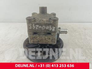 Gebruikte Pomp Servo Volvo V70 (SW) 2.4 D5 20V Prijs € 70,00 Margeregeling aangeboden door van Deijne Onderdelen Uden B.V.